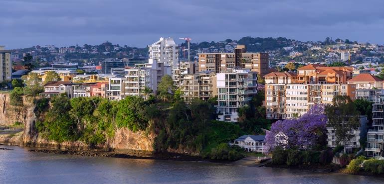 Kangaroo point cliffs with Jacaranda