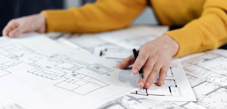 banner-licence-29-female-design-plans-arms