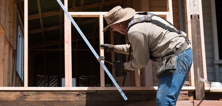 banner-property-18-queenslander-reno-man