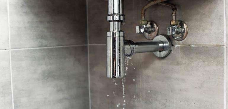 banner-complaints-41-leaking-pipes-under-sink